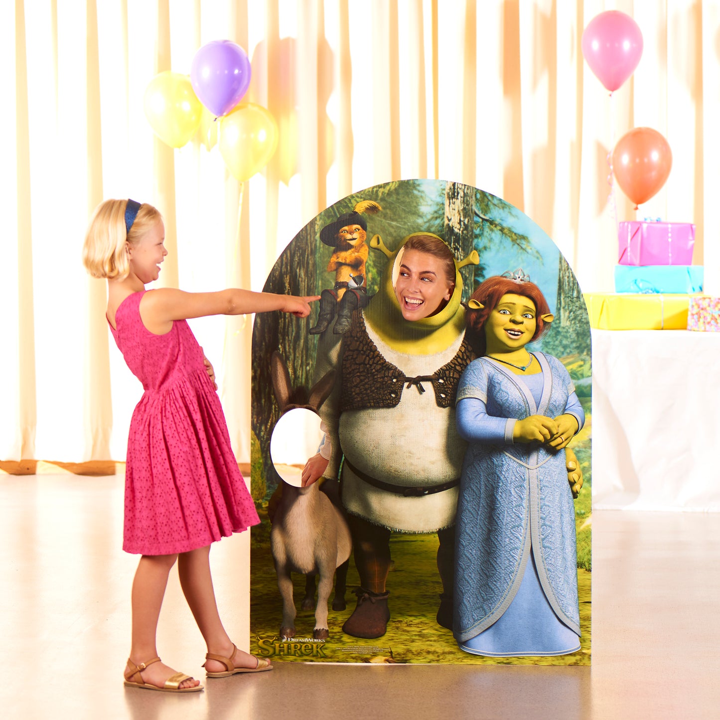 SC821 Shrek Stand-in (Child-Sized) Cardboard Cut Out Height 134cm